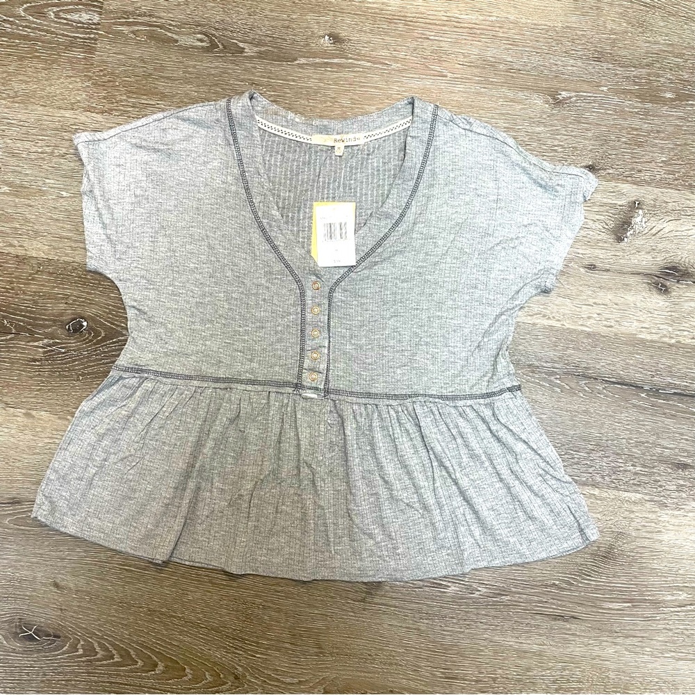 Rewind Scope Neck Gray Short Sleeve Babydoll Top Size M